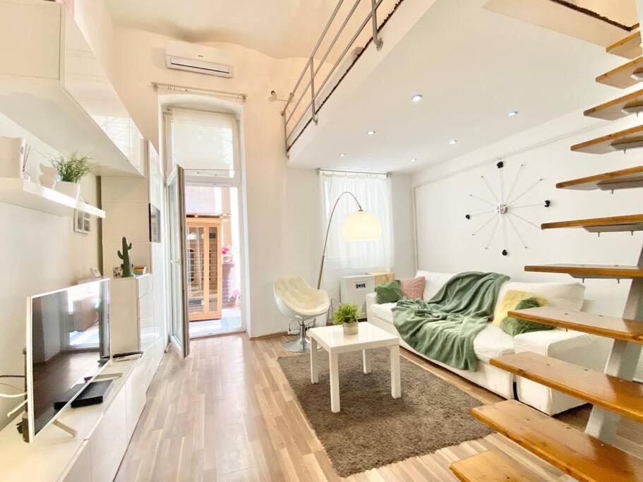 Stay Cool! Apartment With Sauna And Private Garden Budapest Exterior photo